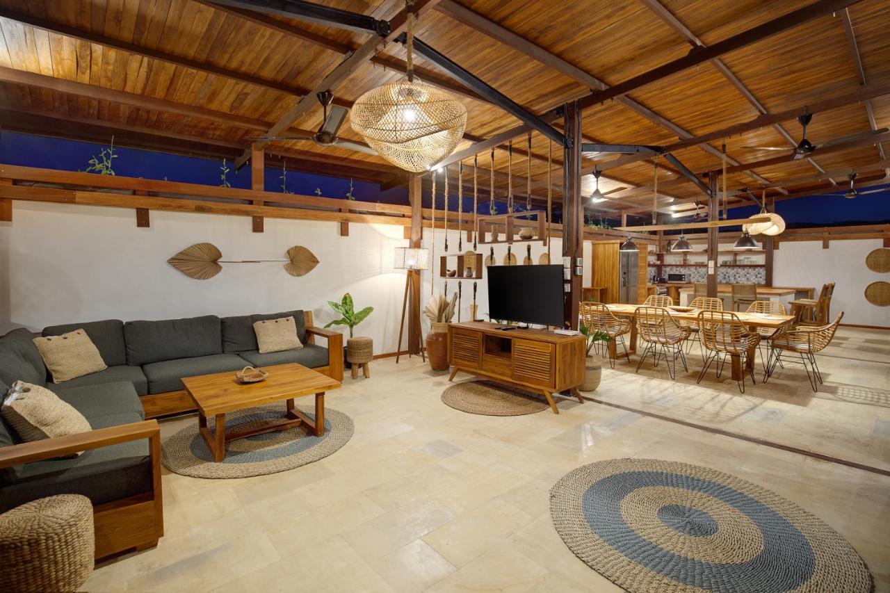 Villa Sakura. Luxury 3 Bedroom Villa. Selong Blanak Exterior foto